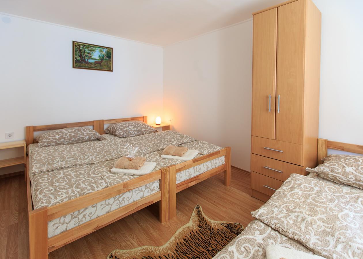 Fortuna Apartments Pacir Exterior foto